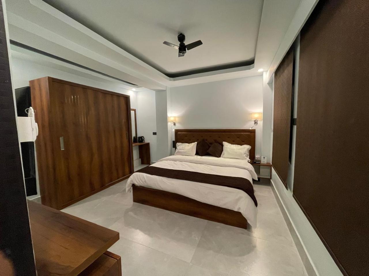 Blue Angel Guest House Σιλόνγκ Εξωτερικό φωτογραφία