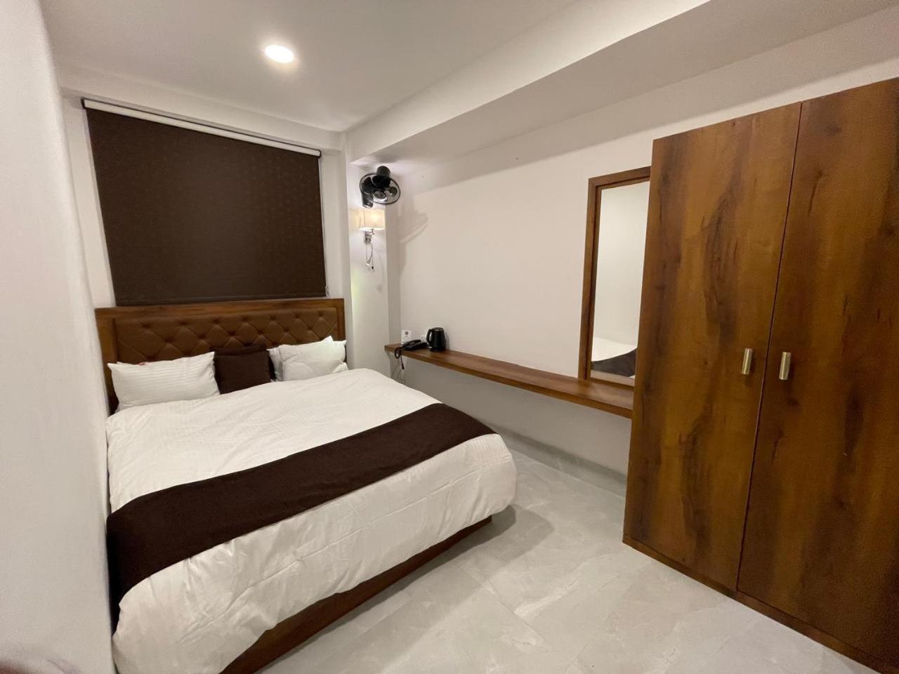 Blue Angel Guest House Σιλόνγκ Εξωτερικό φωτογραφία