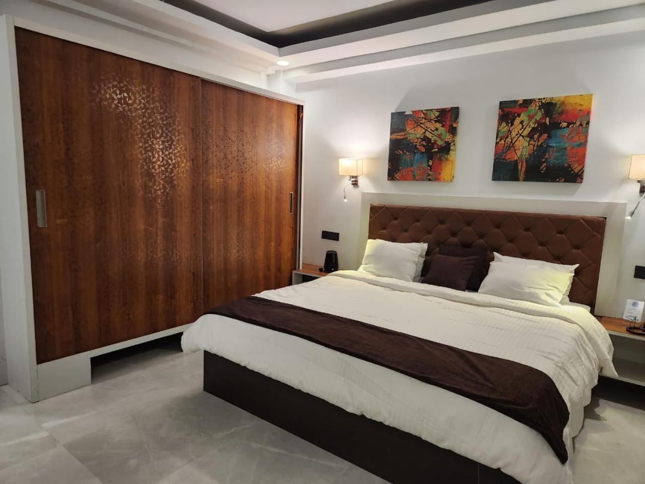 Blue Angel Guest House Σιλόνγκ Εξωτερικό φωτογραφία