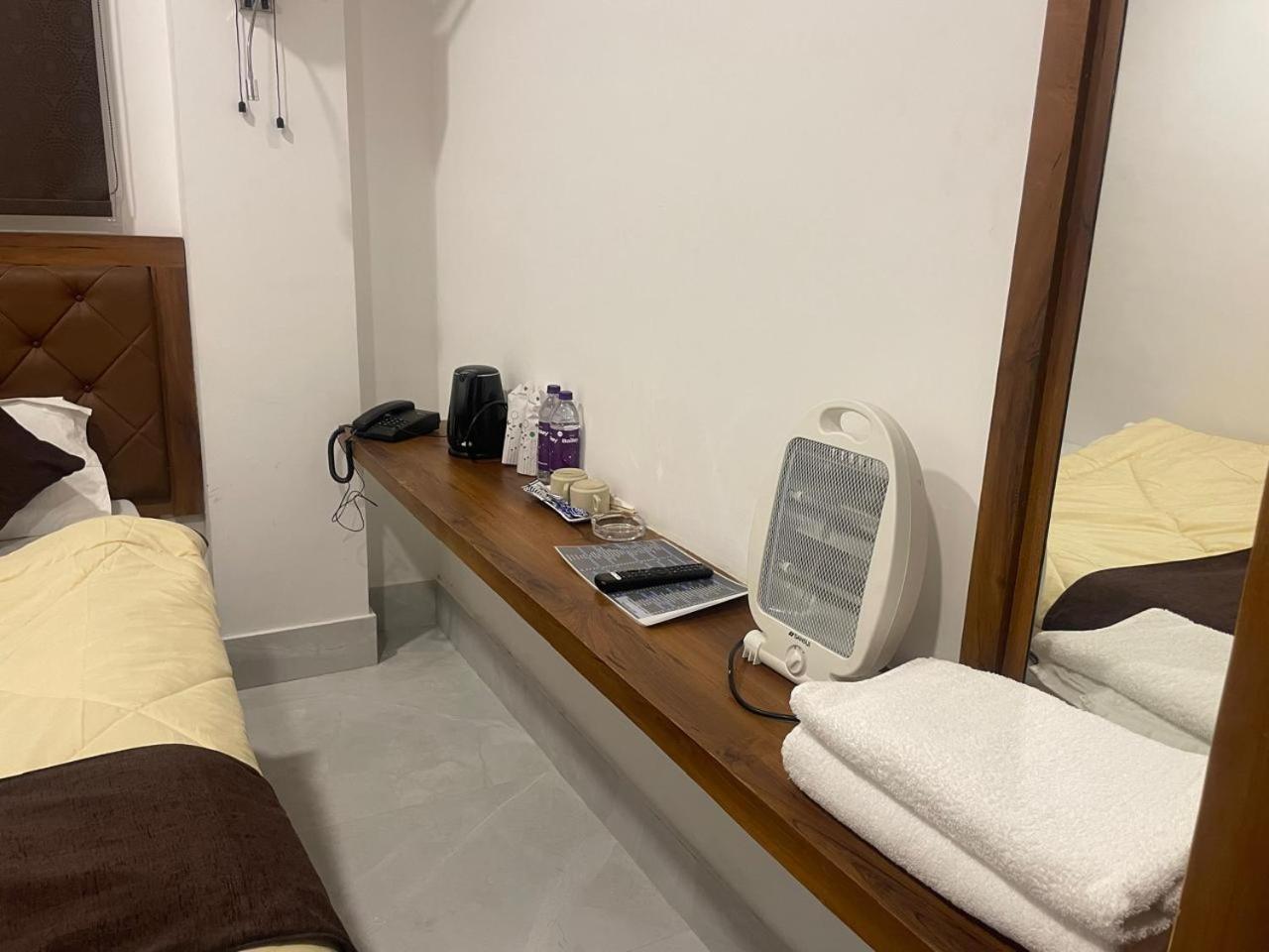 Blue Angel Guest House Σιλόνγκ Εξωτερικό φωτογραφία